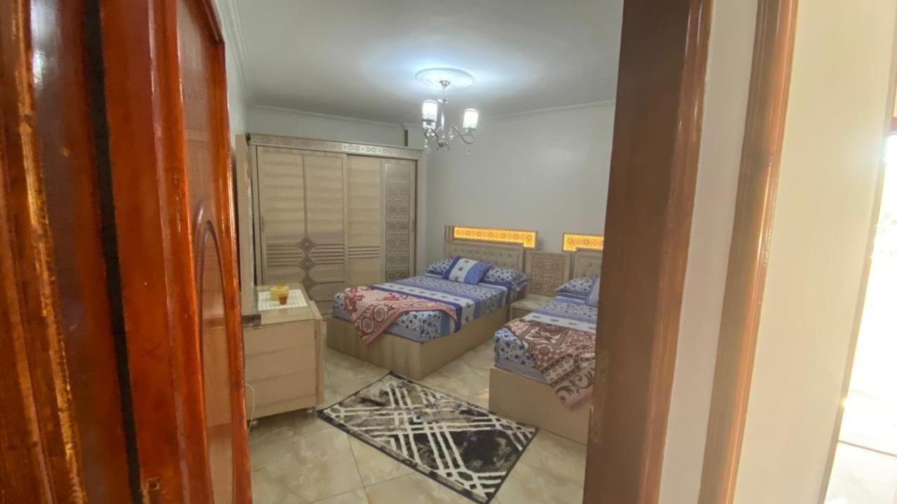Appartement Salah Eldin 2 Bed Super Lux , Garden&sea View, First Floor , Family Only سوبر لوكس دور اول المعموره الشاطىء بجوار المنتزه Mamoura مع كارنيهات الدخول طول السنه و الشاطىء الخاص من اول مايو لنهايه اكتوبر للعائلات