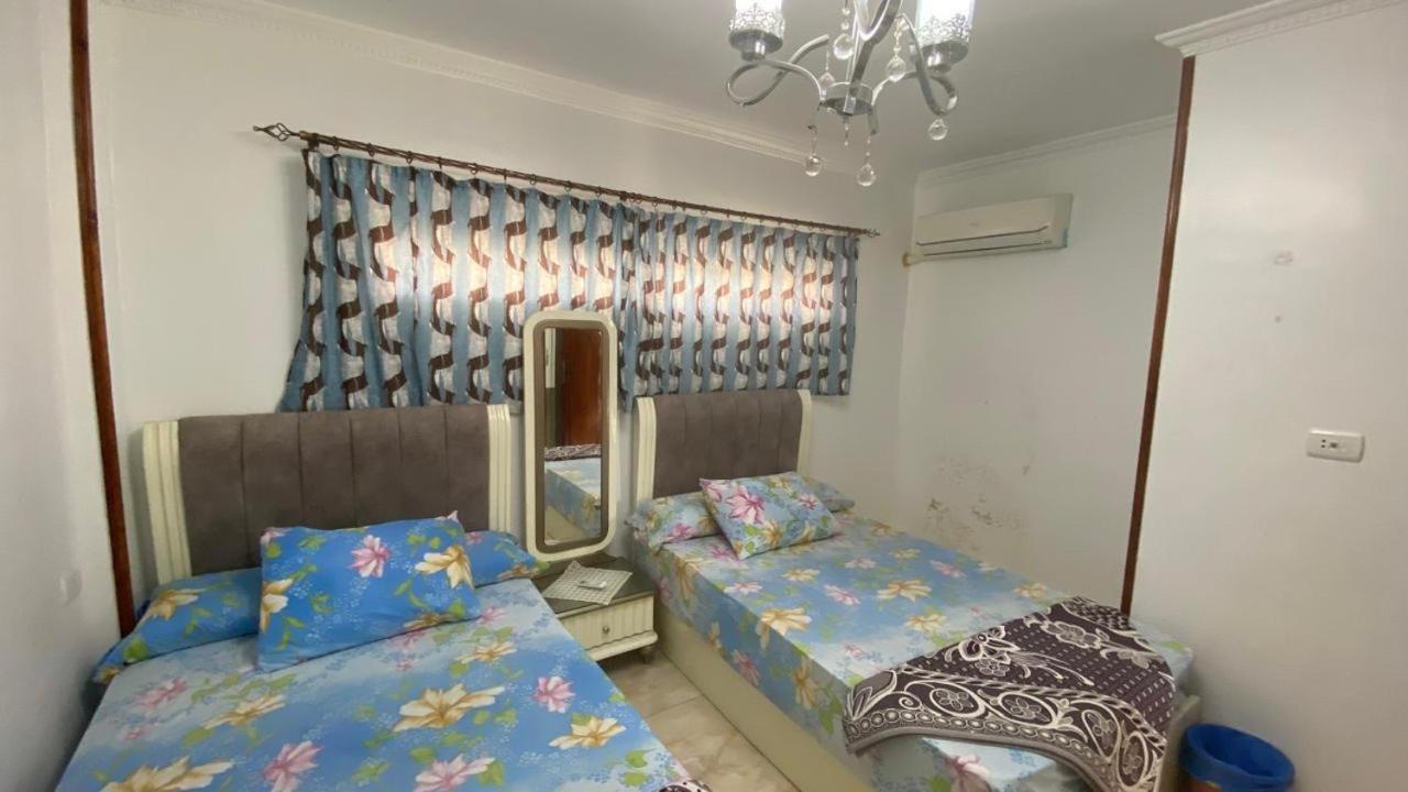 Salah Eldin 2 Bed Super Lux , Garden&sea View, First Floor , Family Only سوبر لوكس دور اول المعموره الشاطىء بجوار المنتزه Mamoura مع كارنيهات الدخول طول السنه و الشاطىء الخاص من اول مايو لنهايه اكتوبر للعائلات Appartement Alexandrie