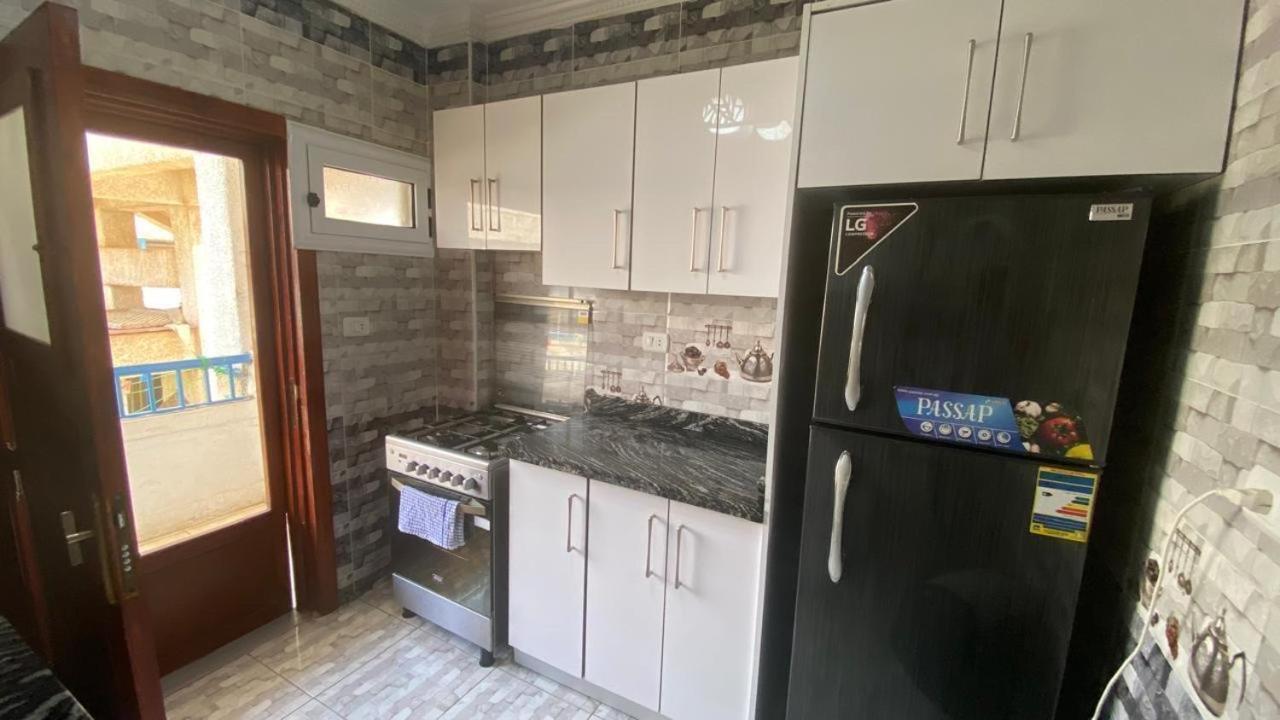 Salah Eldin 2 Bed Super Lux , Garden&sea View, First Floor , Family Only سوبر لوكس دور اول المعموره الشاطىء بجوار المنتزه Mamoura مع كارنيهات الدخول طول السنه و الشاطىء الخاص من اول مايو لنهايه اكتوبر للعائلات * Alexandrie