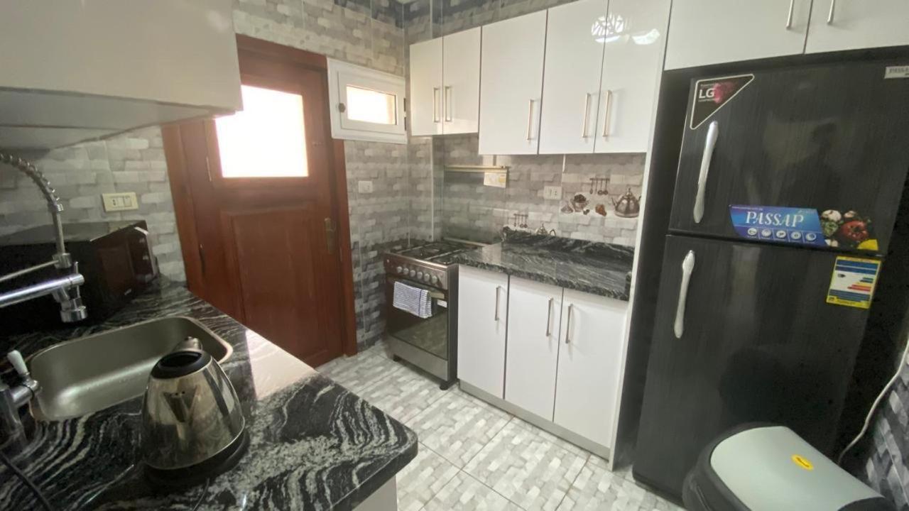 Salah Eldin 2 Bed Super Lux , Garden&sea View, First Floor , Family Only سوبر لوكس دور اول المعموره الشاطىء بجوار المنتزه Mamoura مع كارنيهات الدخول طول السنه و الشاطىء الخاص من اول مايو لنهايه اكتوبر للعائلات Appartement
